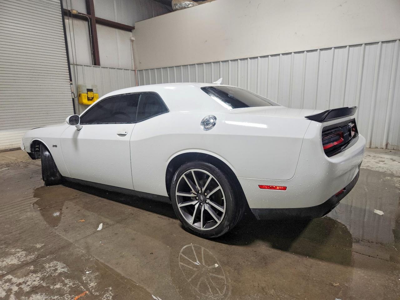 2023 DODGE CHALLENGER R/T — снимка 2