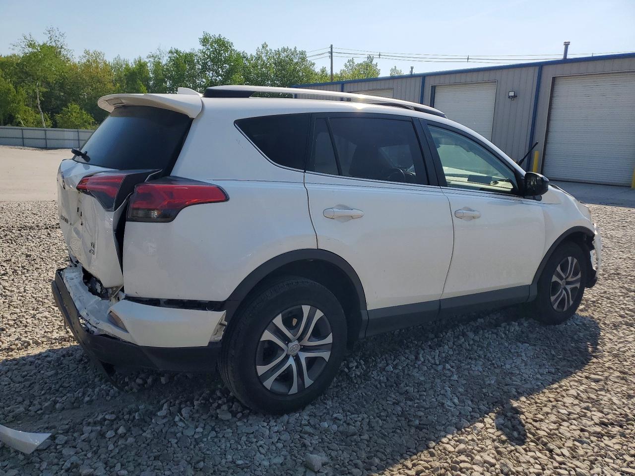 2018 TOYOTA RAV4 LE — снимка 3