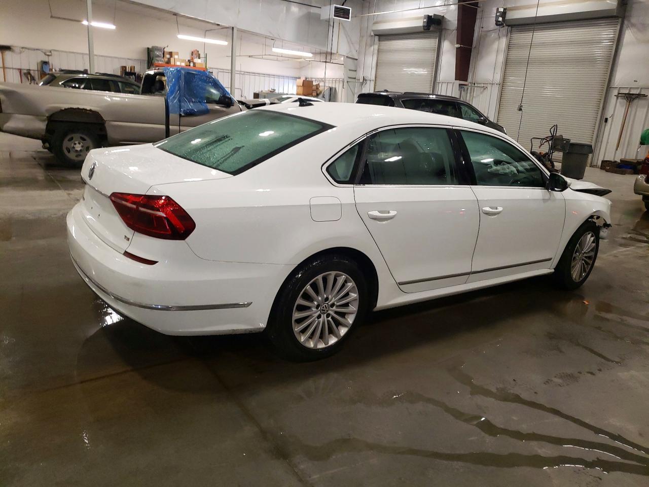 2017 VOLKSWAGEN PASSAT SE — снимка 3