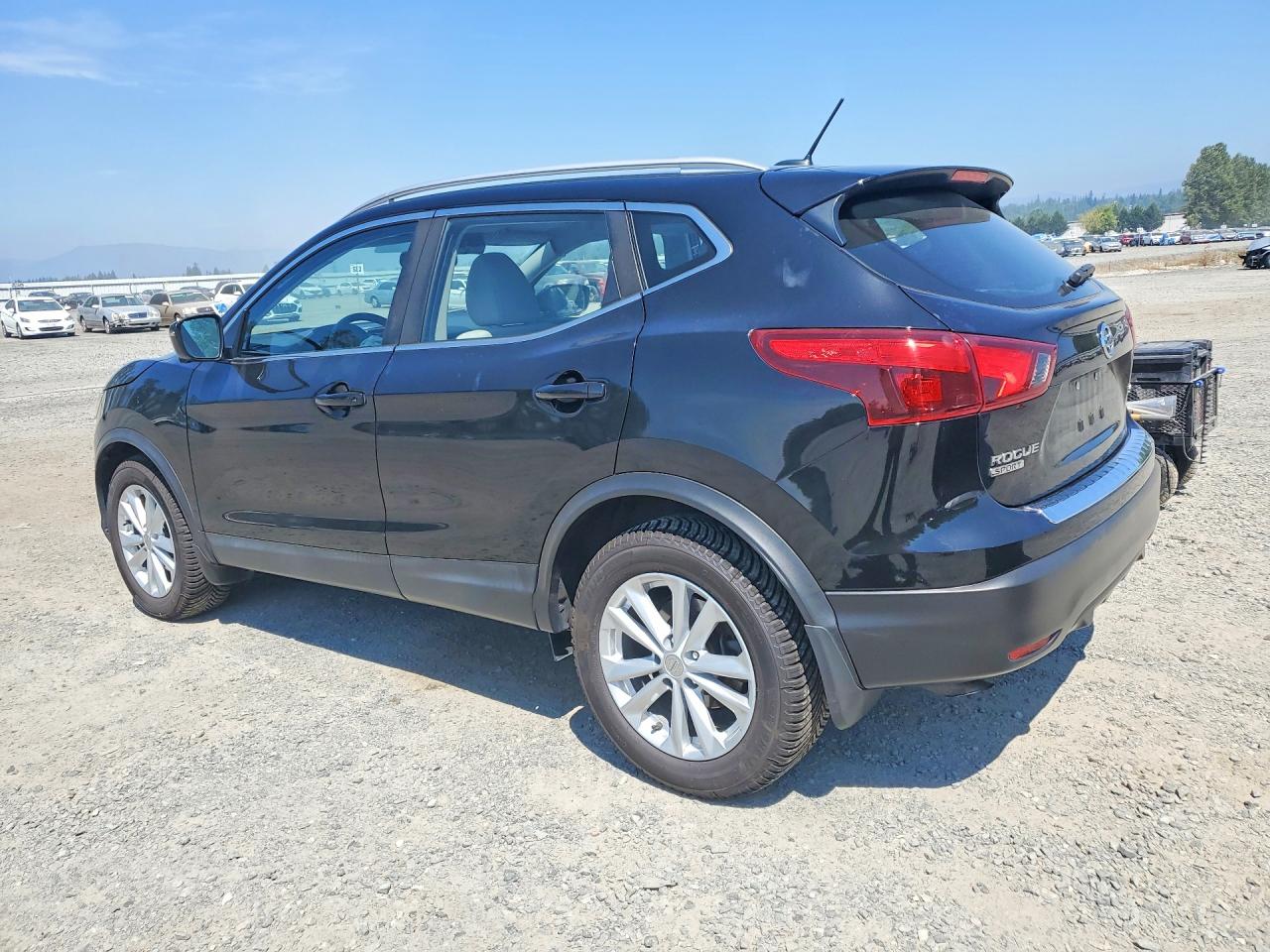 2017 NISSAN ROGUE SPORT SV — снимка 2
