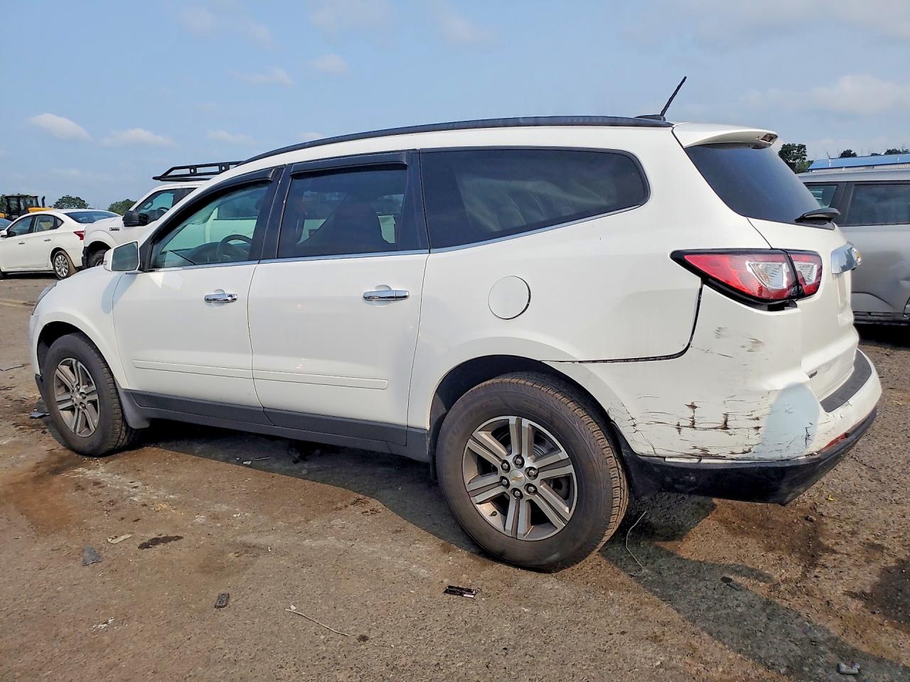 2016 CHEVROLET TRAVERSE LT — снимка 2
