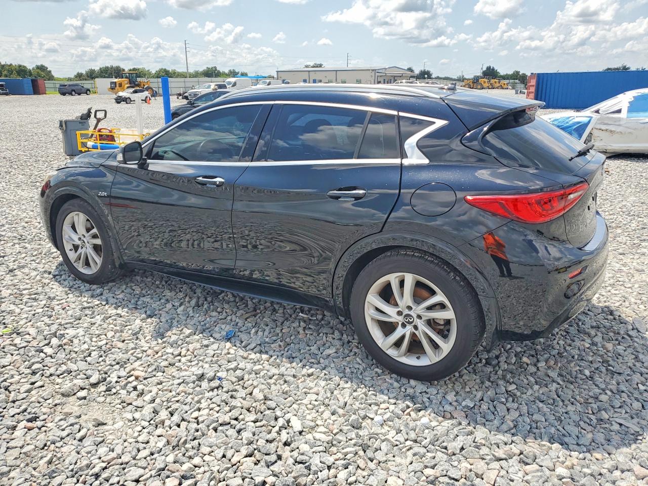2018 INFINITI QX30 ESSENTIAL — снимка 2