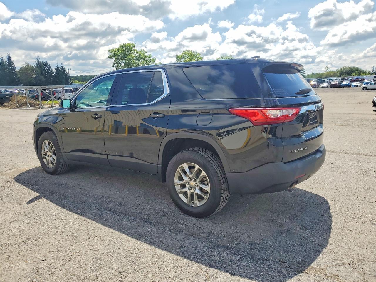 2020 CHEVROLET TRAVERSE LS — снимка 2