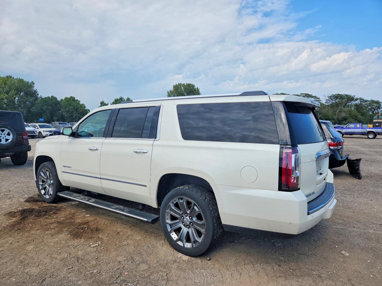 2015 GMC YUKON XL DENALI — снимка 2