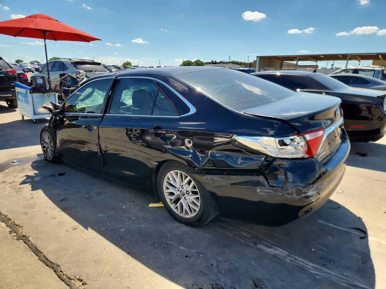 2016 TOYOTA CAMRY LE — снимка 2
