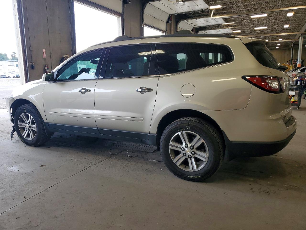 2015 CHEVROLET TRAVERSE LT — снимка 2