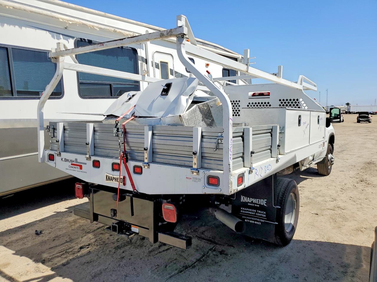 2024 CHEVROLET 3500 — снимка 3