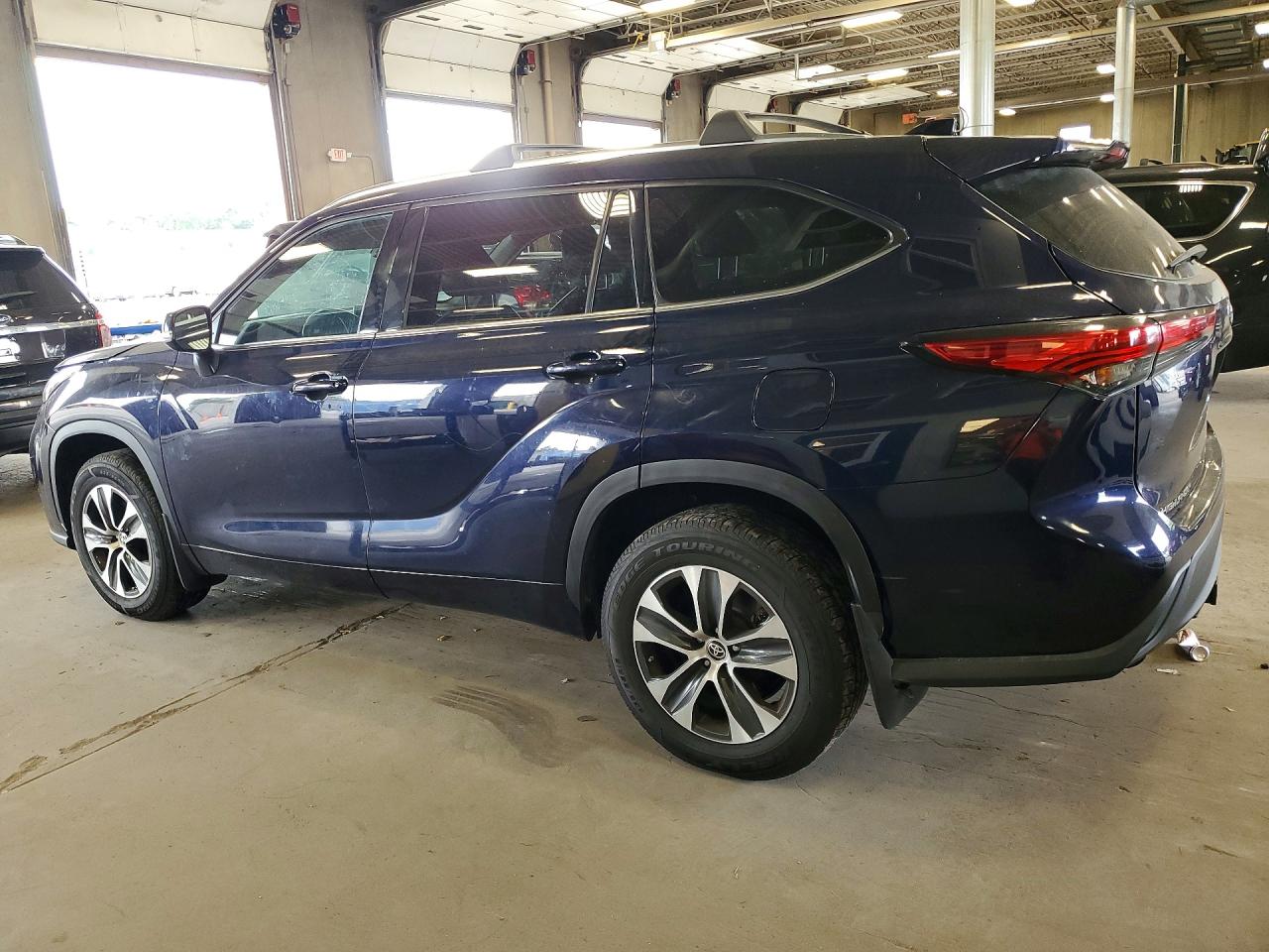 2021 TOYOTA HIGHLANDER XLE — снимка 2