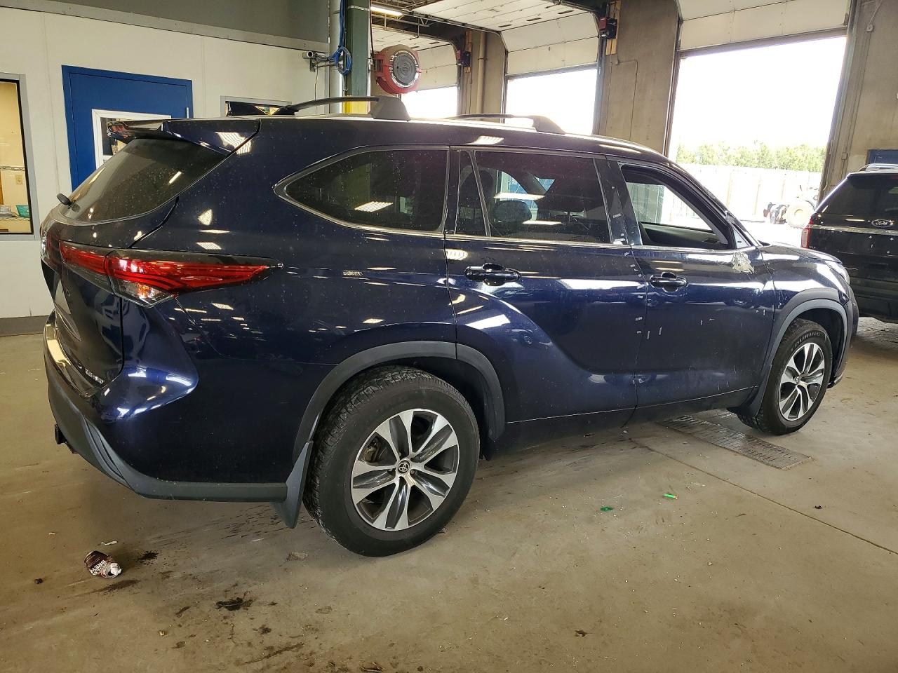 2021 TOYOTA HIGHLANDER XLE — снимка 3