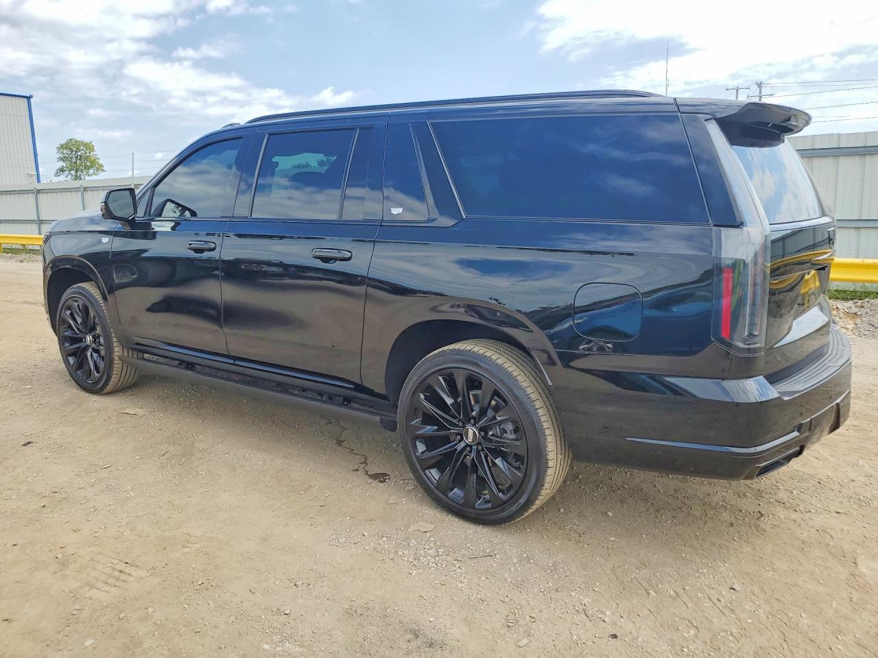2026 CADILLAC ESCALADE ESV SPORT PLATINUM — photo 2