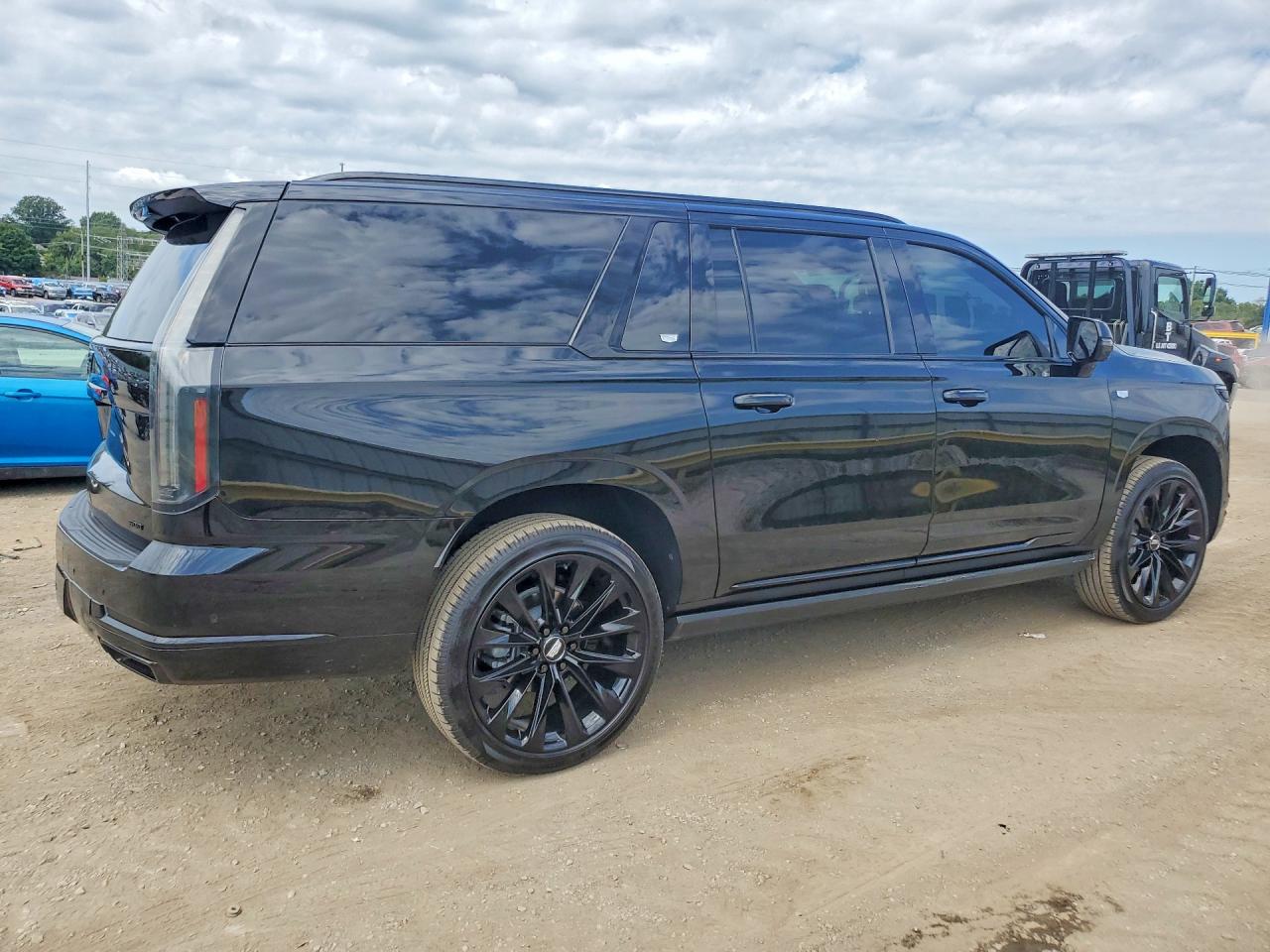 2026 CADILLAC ESCALADE ESV SPORT PLATINUM — photo 3