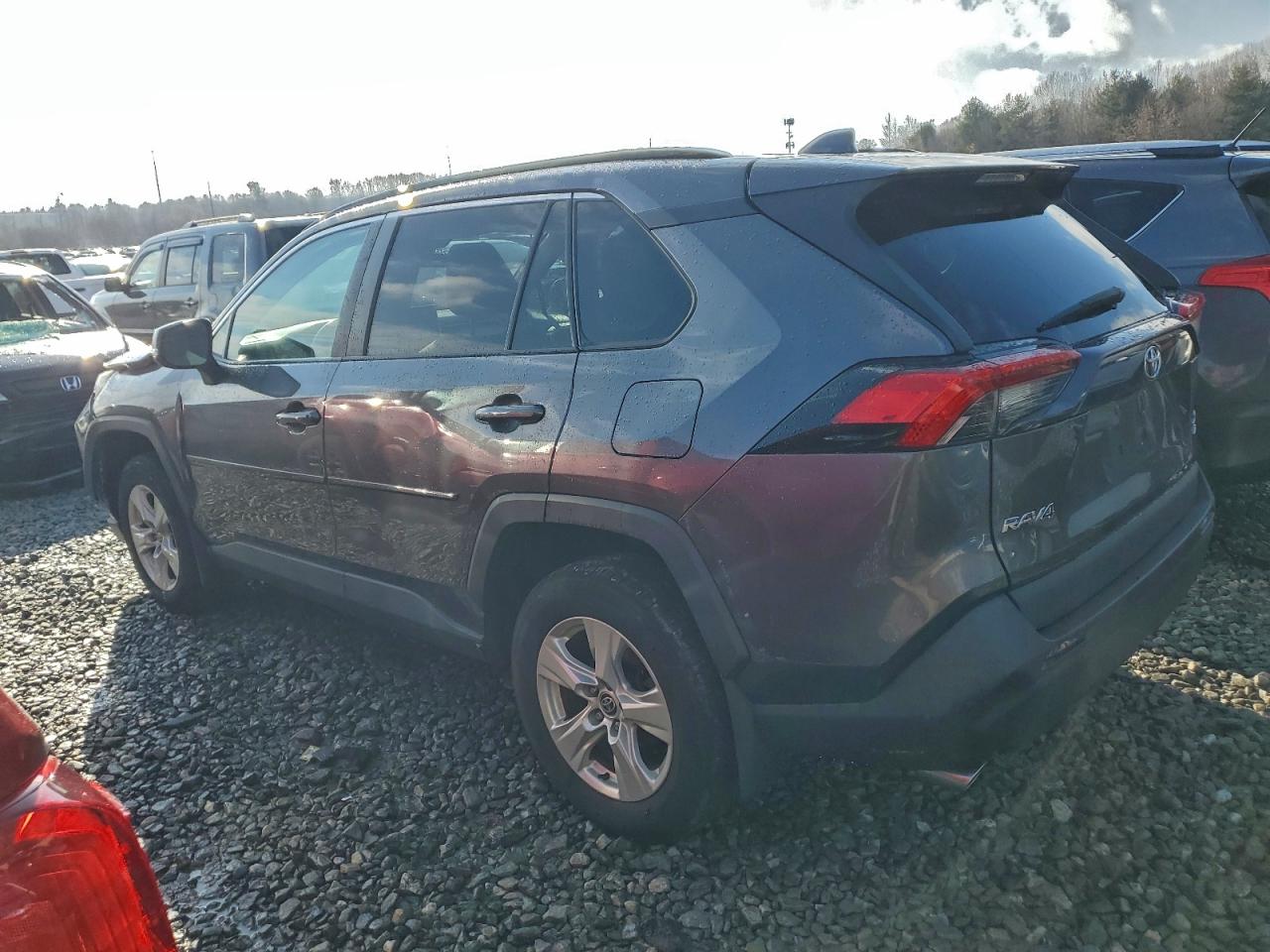 2021 TOYOTA RAV4 XLE — снимка 2