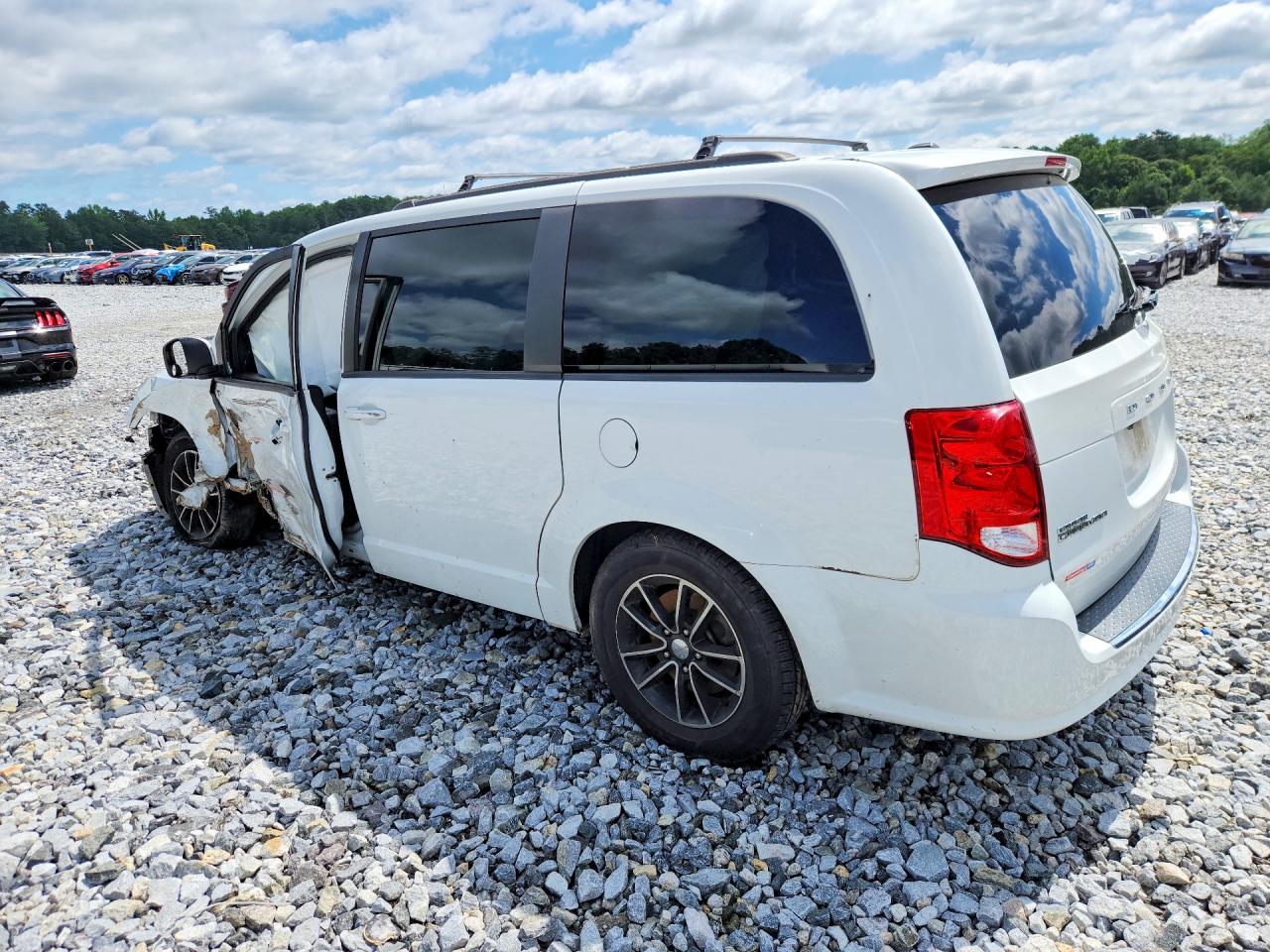 2018 DODGE GRAND CARAVAN GT — снимка 2