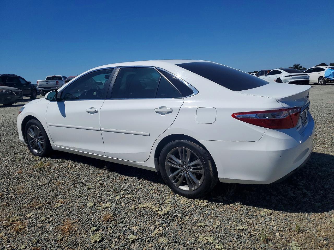 2017 TOYOTA CAMRY SE — снимка 2