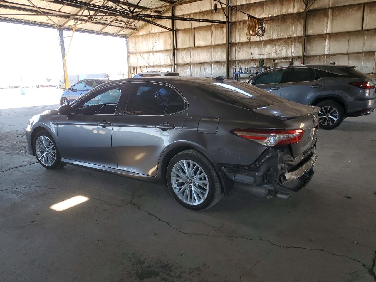 2020 TOYOTA CAMRY XLE — снимка 2