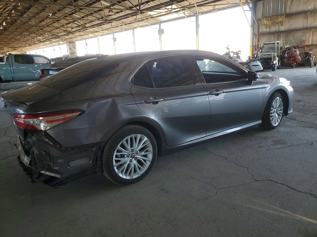 2020 TOYOTA CAMRY XLE — снимка 3