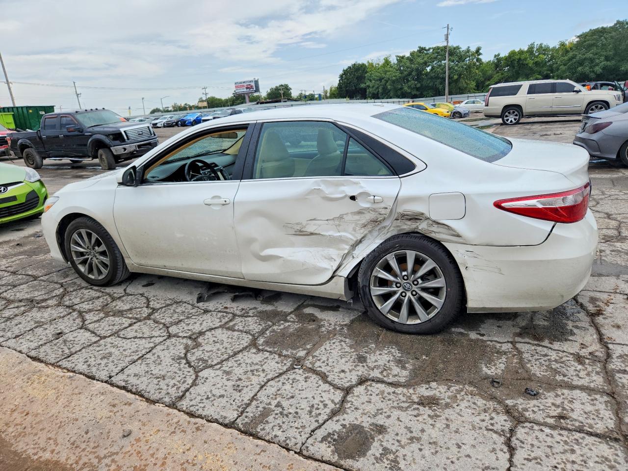 2017 TOYOTA CAMRY XLE — снимка 2