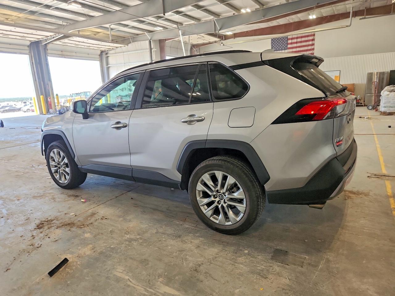 2019 TOYOTA RAV4 LIMITED — снимка 2