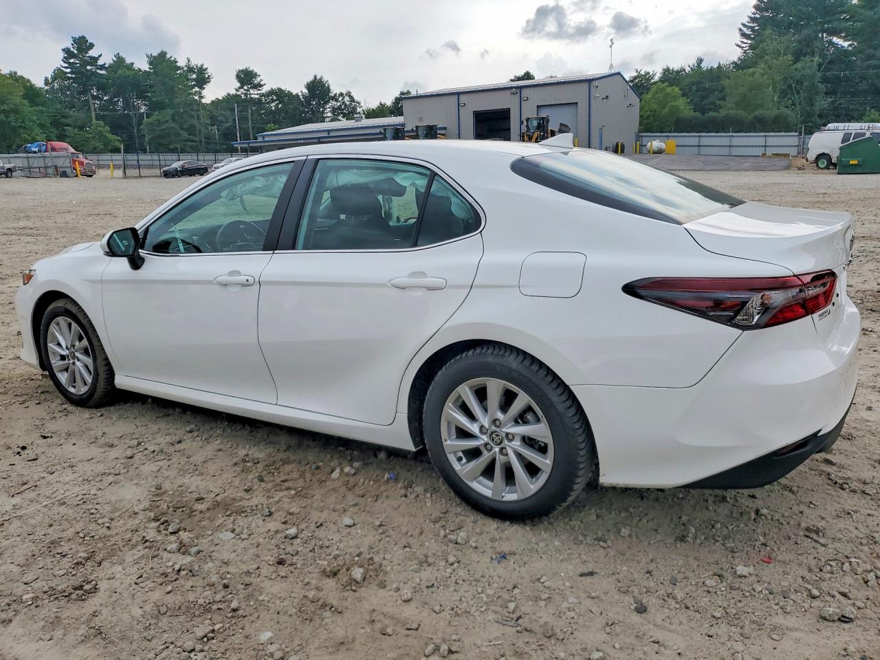 2024 TOYOTA CAMRY LE — снимка 2