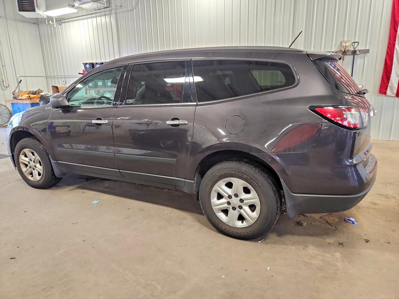 2015 CHEVROLET TRAVERSE LS — снимка 2