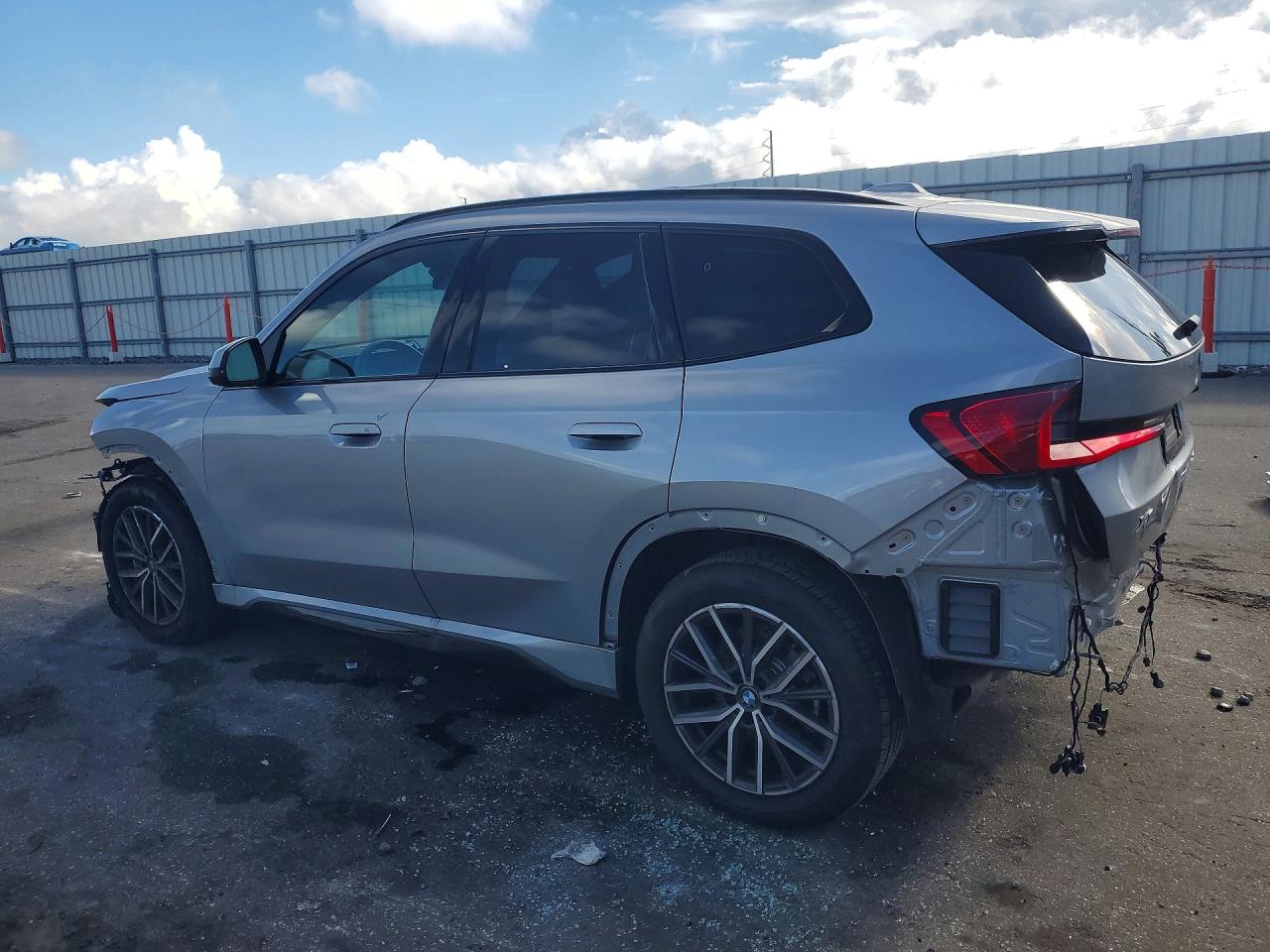 2026 BMW X1 XDRIVE28I — снимка 2