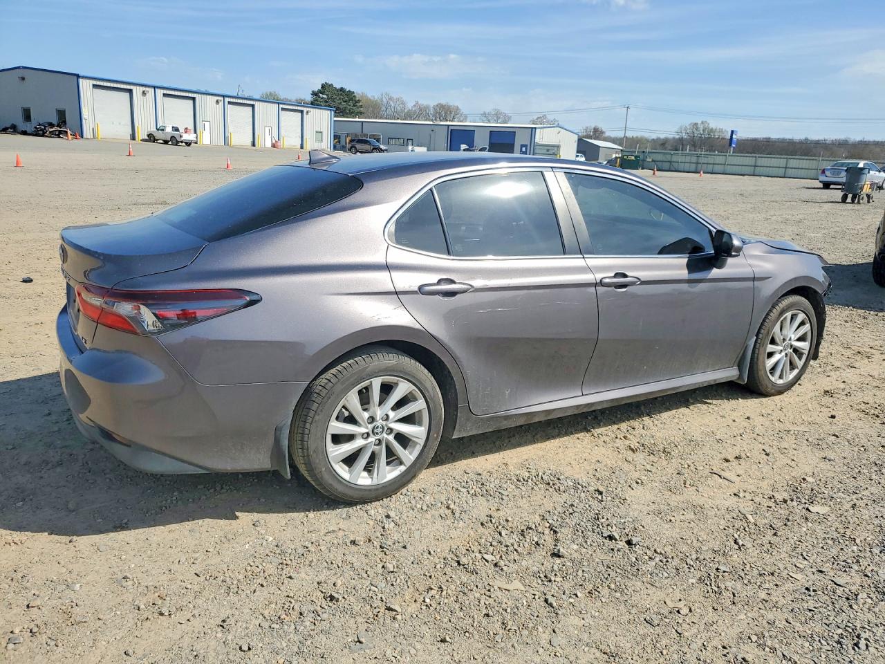 2022 TOYOTA CAMRY LE — снимка 3