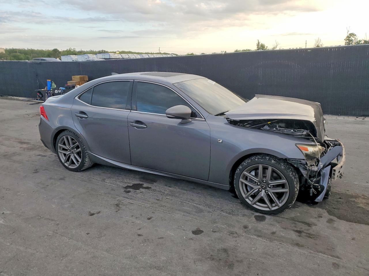 2016 LEXUS IS 200T — снимка 4