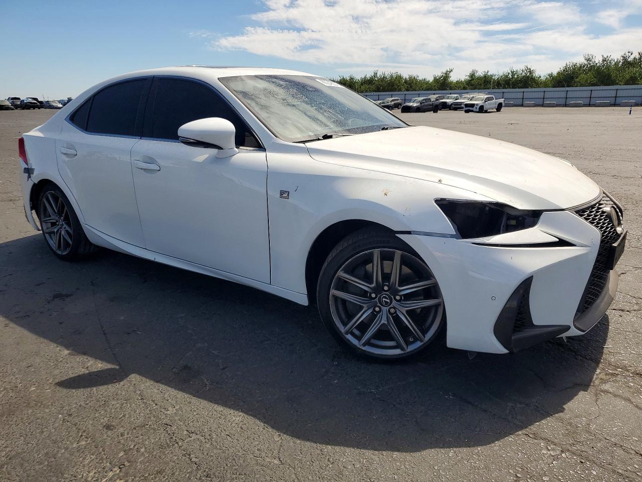 2018 LEXUS IS 300 — снимка 4