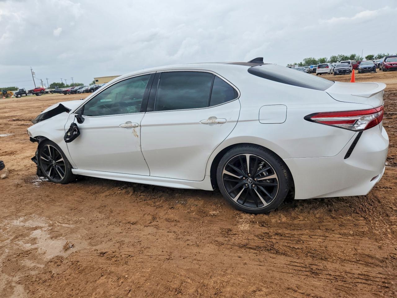 2019 TOYOTA CAMRY XSE V6 — снимка 2