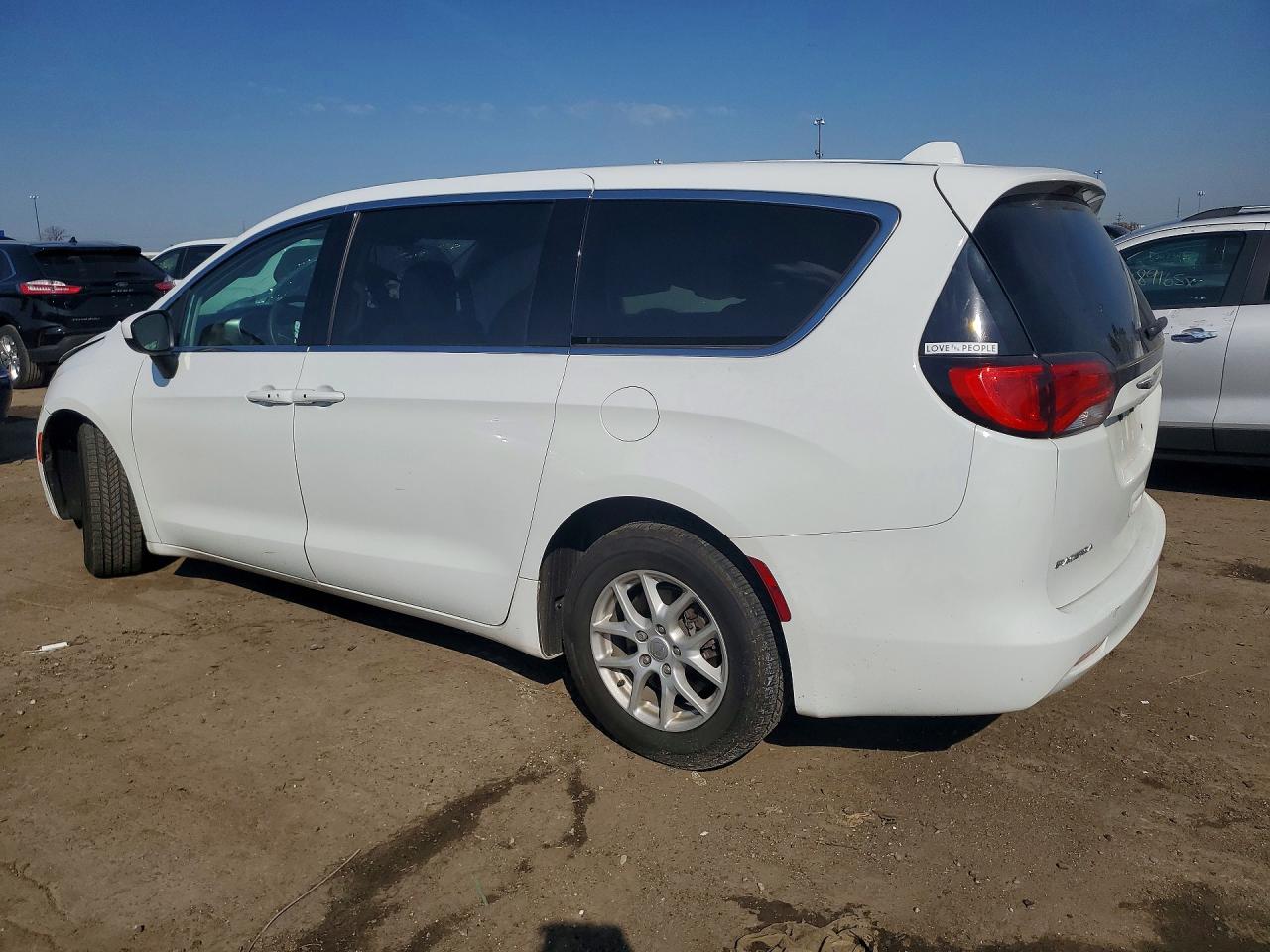 2017 CHRYSLER PACIFICA TOURING — снимка 2