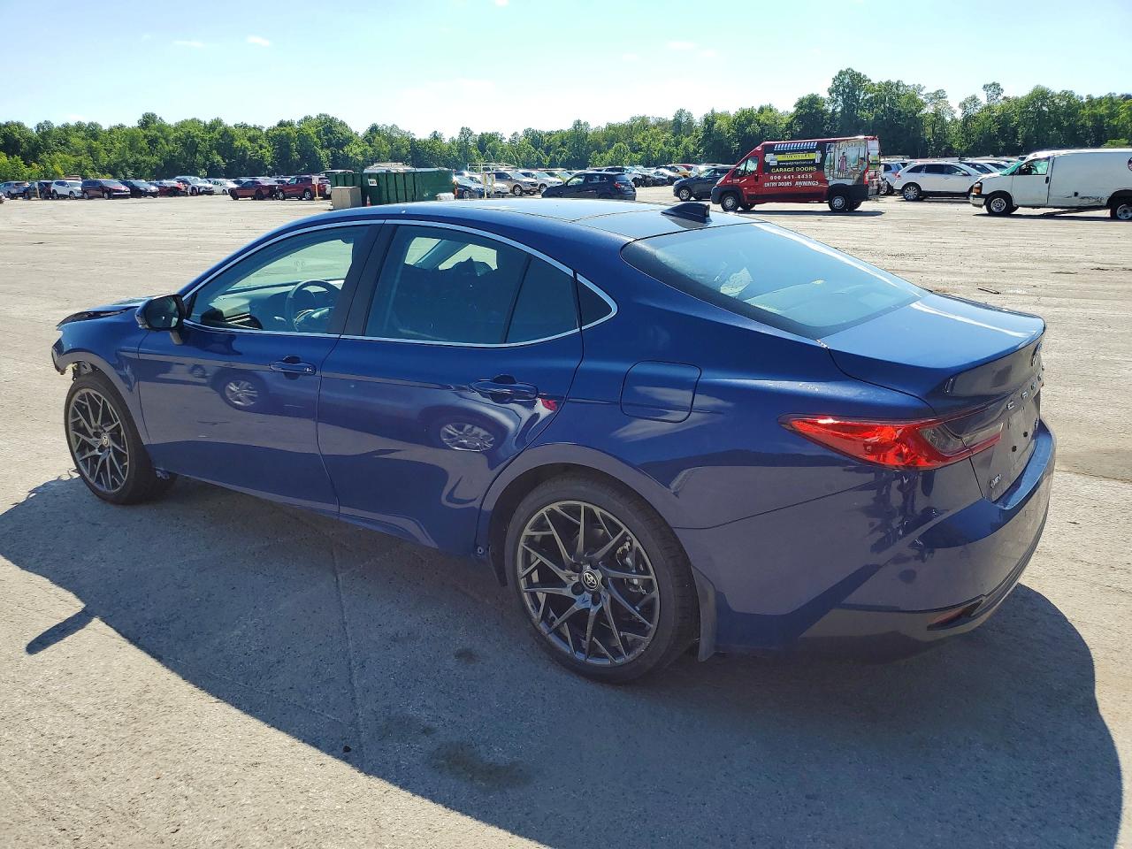 2026 TOYOTA CAMRY XLE — снимка 2