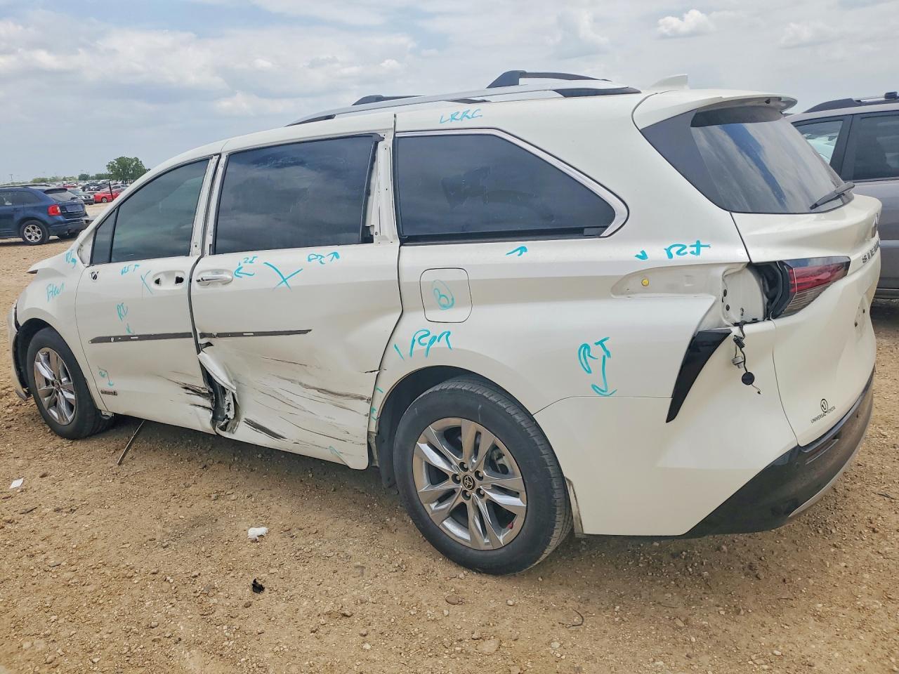 2021 TOYOTA SIENNA LIMITED 7-PASSENGER — снимка 2