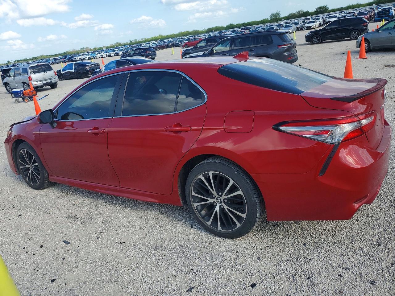 2019 TOYOTA CAMRY SE — снимка 2