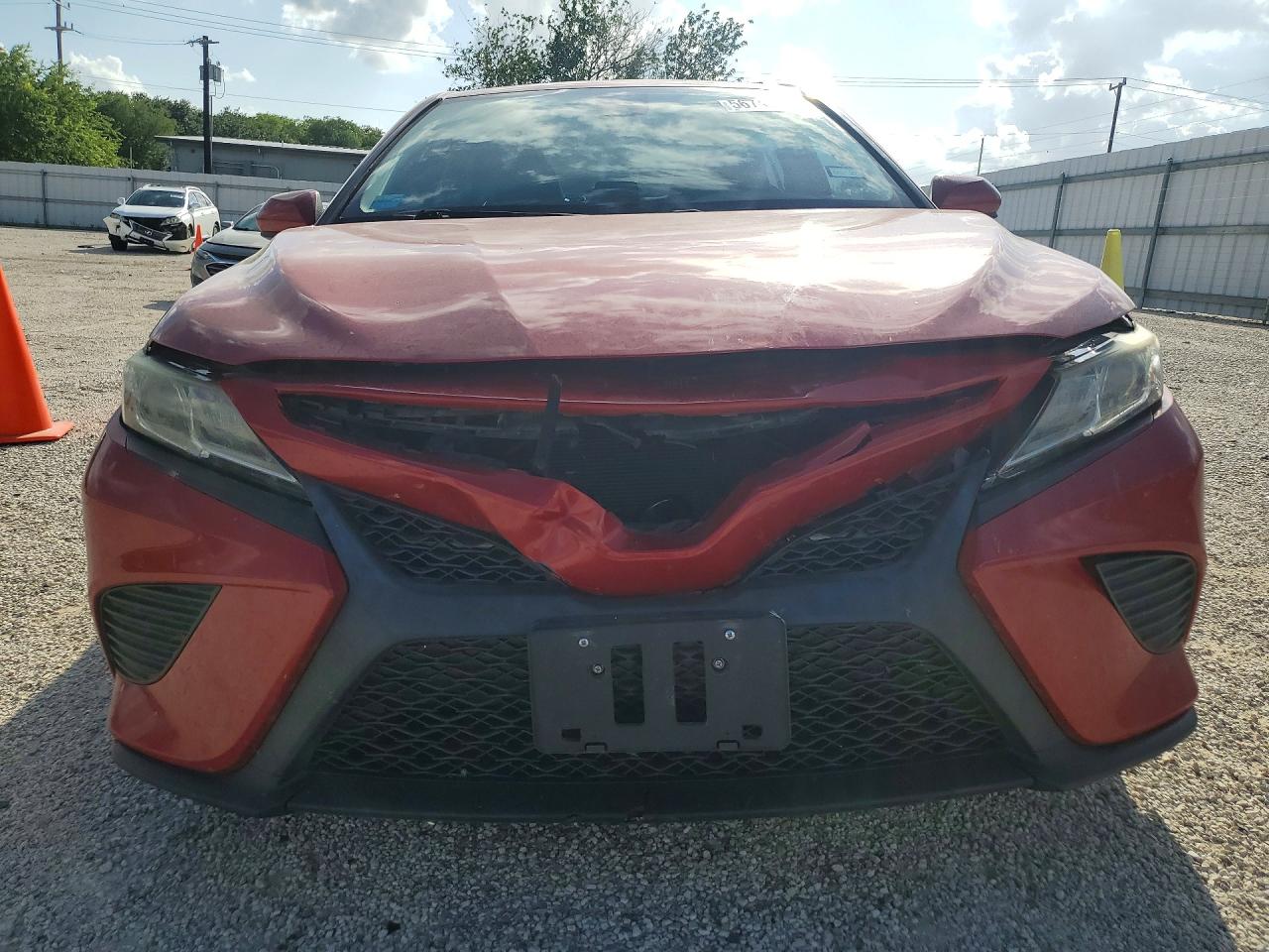 2019 TOYOTA CAMRY SE — снимка 5