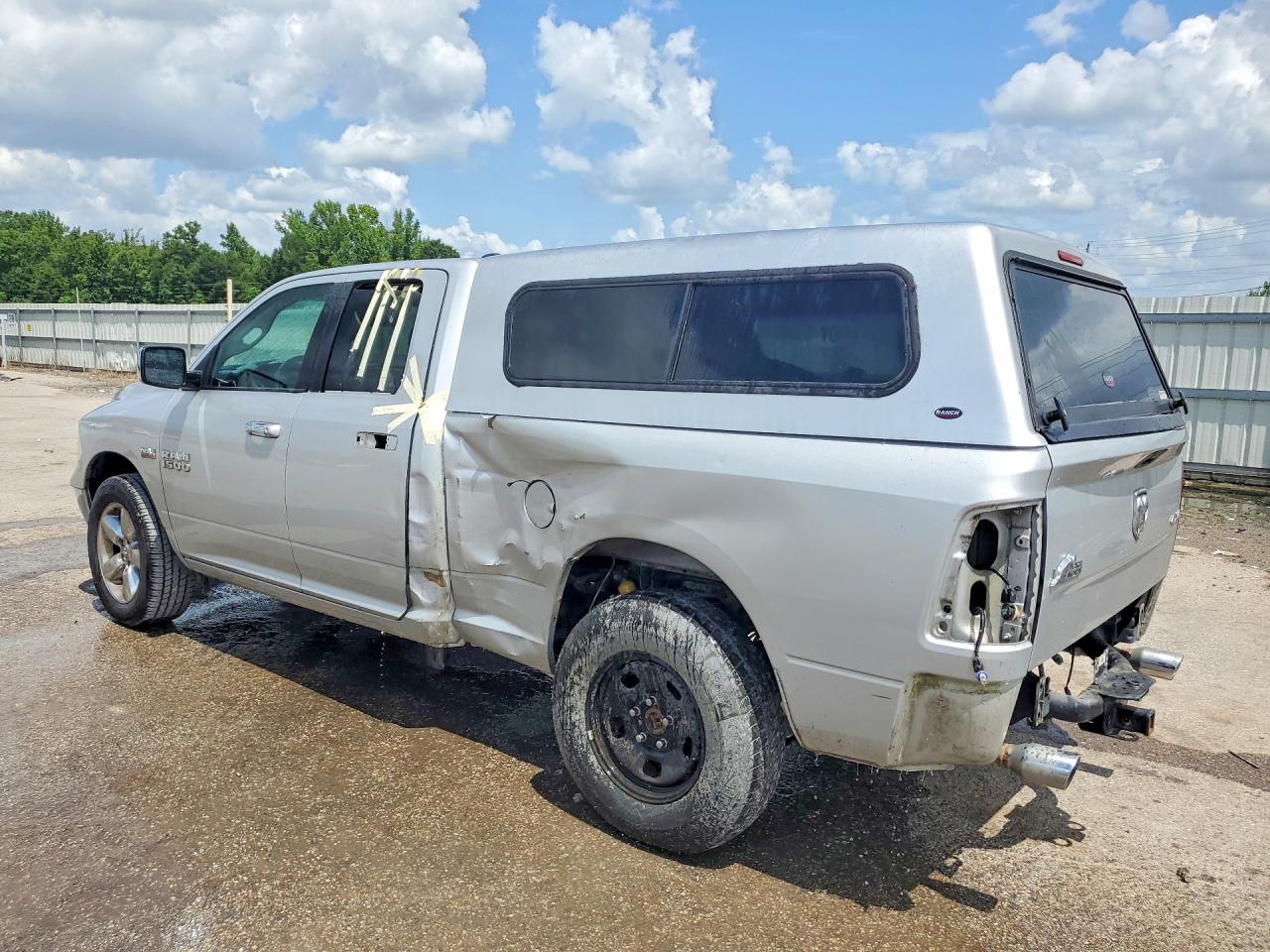 2016 RAM 1500 SLT — снимка 2