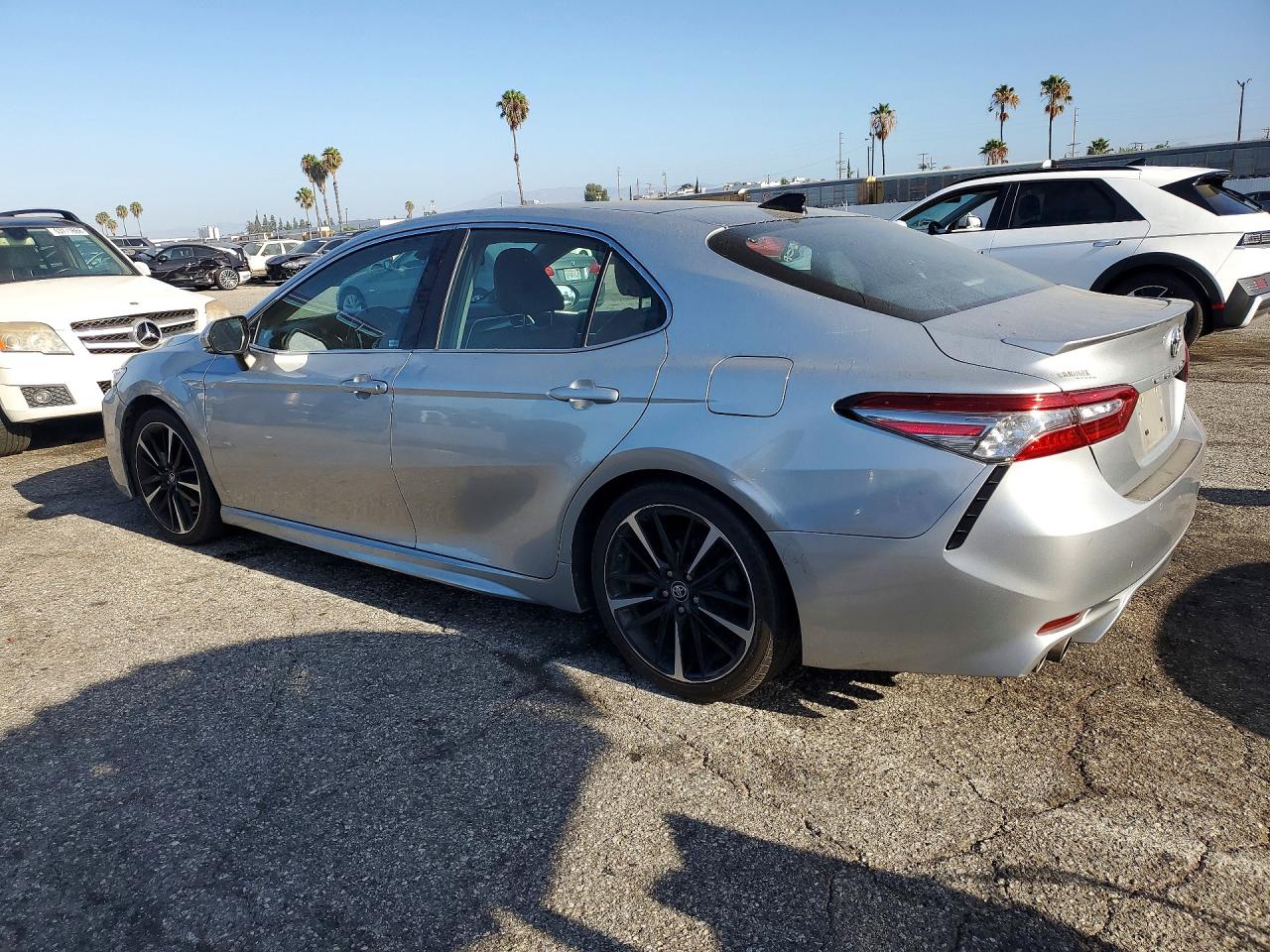 2018 TOYOTA CAMRY XSE V6 — снимка 2