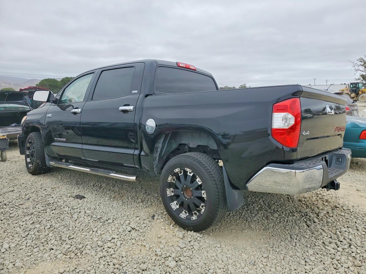 2017 TOYOTA TUNDRA SR5 — снимка 2