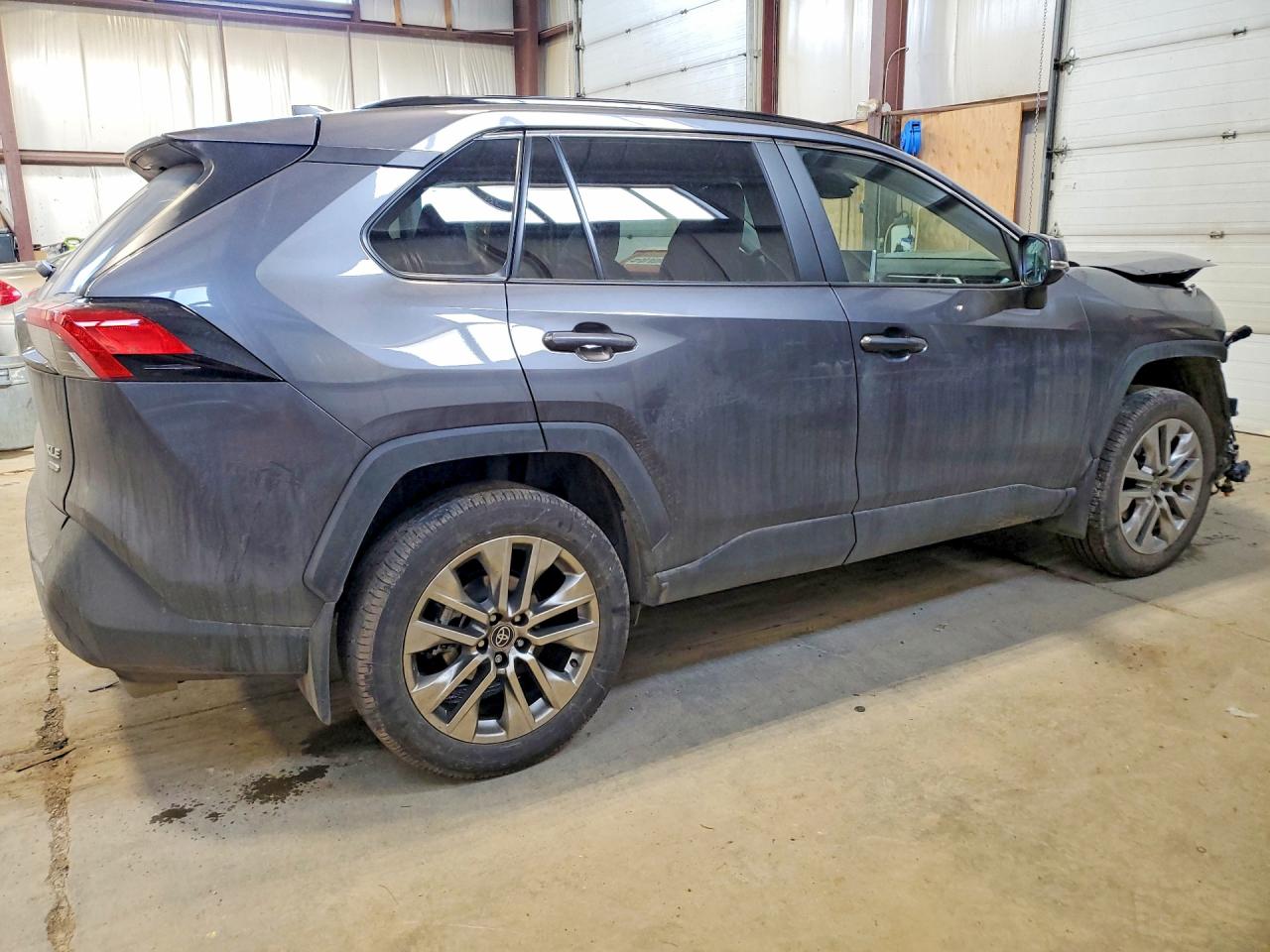 2025 TOYOTA RAV4 XLE — снимка 3