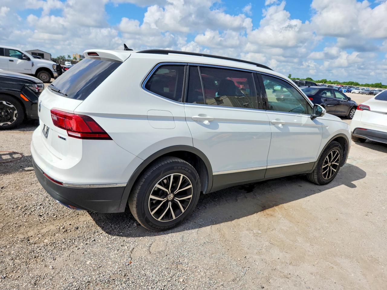 2021 VOLKSWAGEN TIGUAN SE — снимка 3