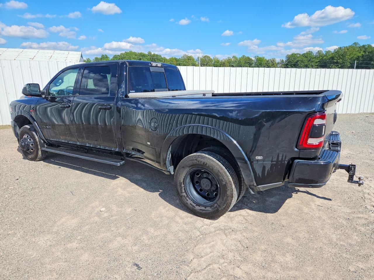 2020 RAM 3500 LARAMIE — снимка 2