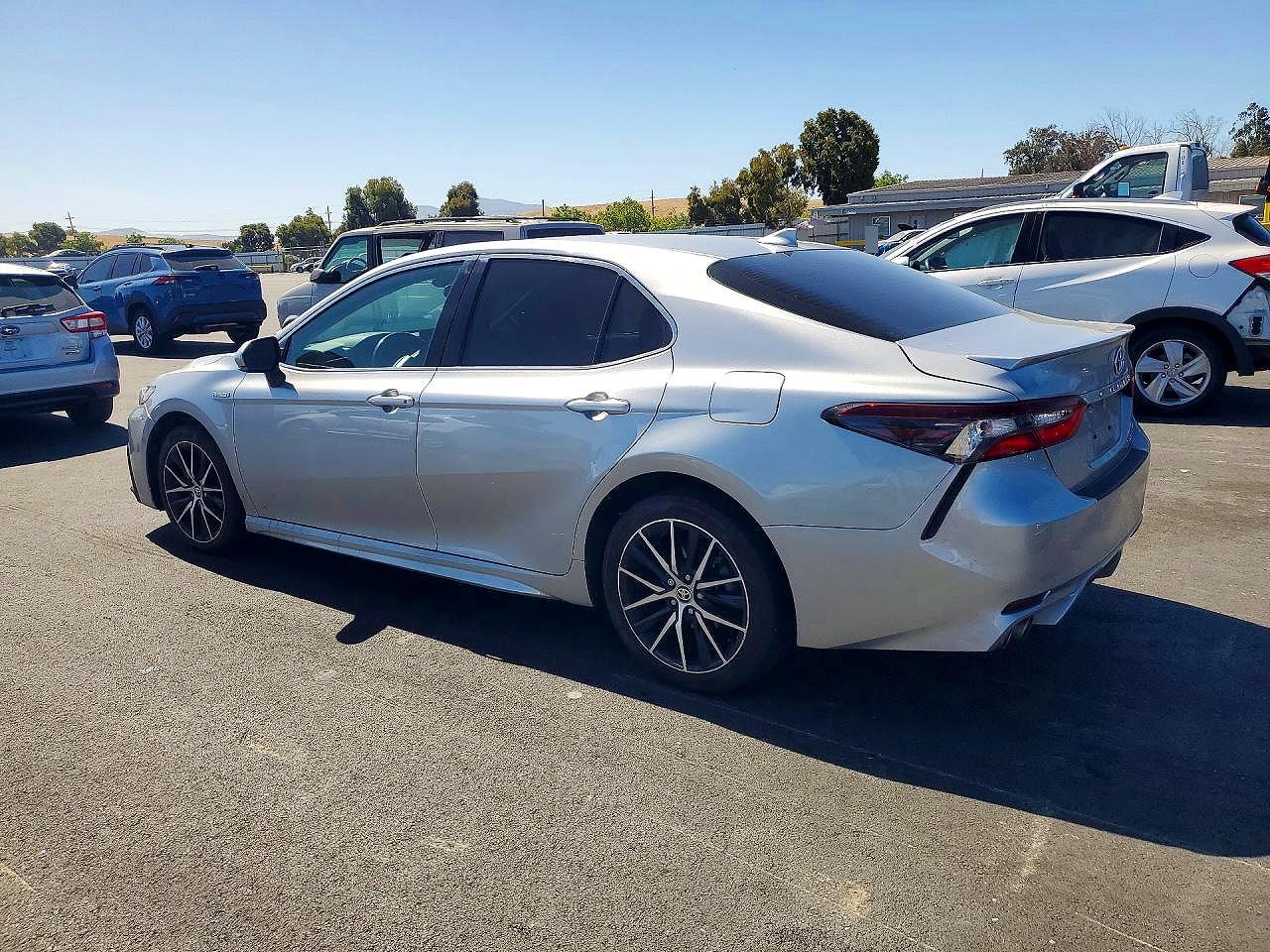 2021 TOYOTA CAMRY SE — снимка 2
