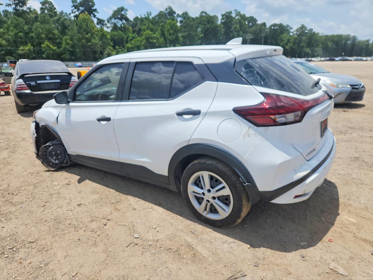 2024 NISSAN KICKS S — снимка 2