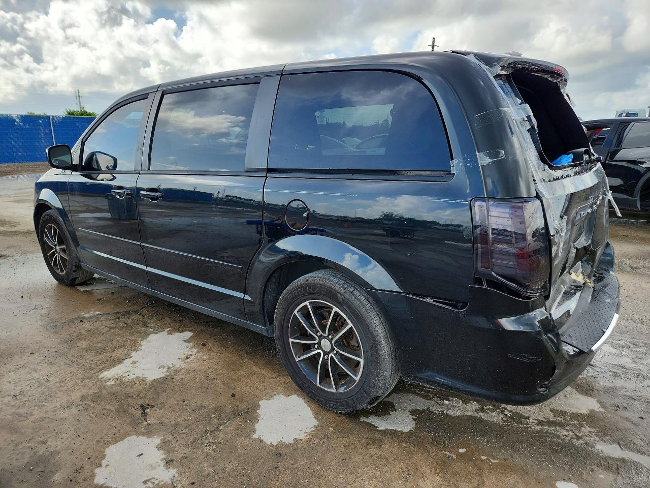 2015 DODGE GRAND CARAVAN SXT — снимка 2