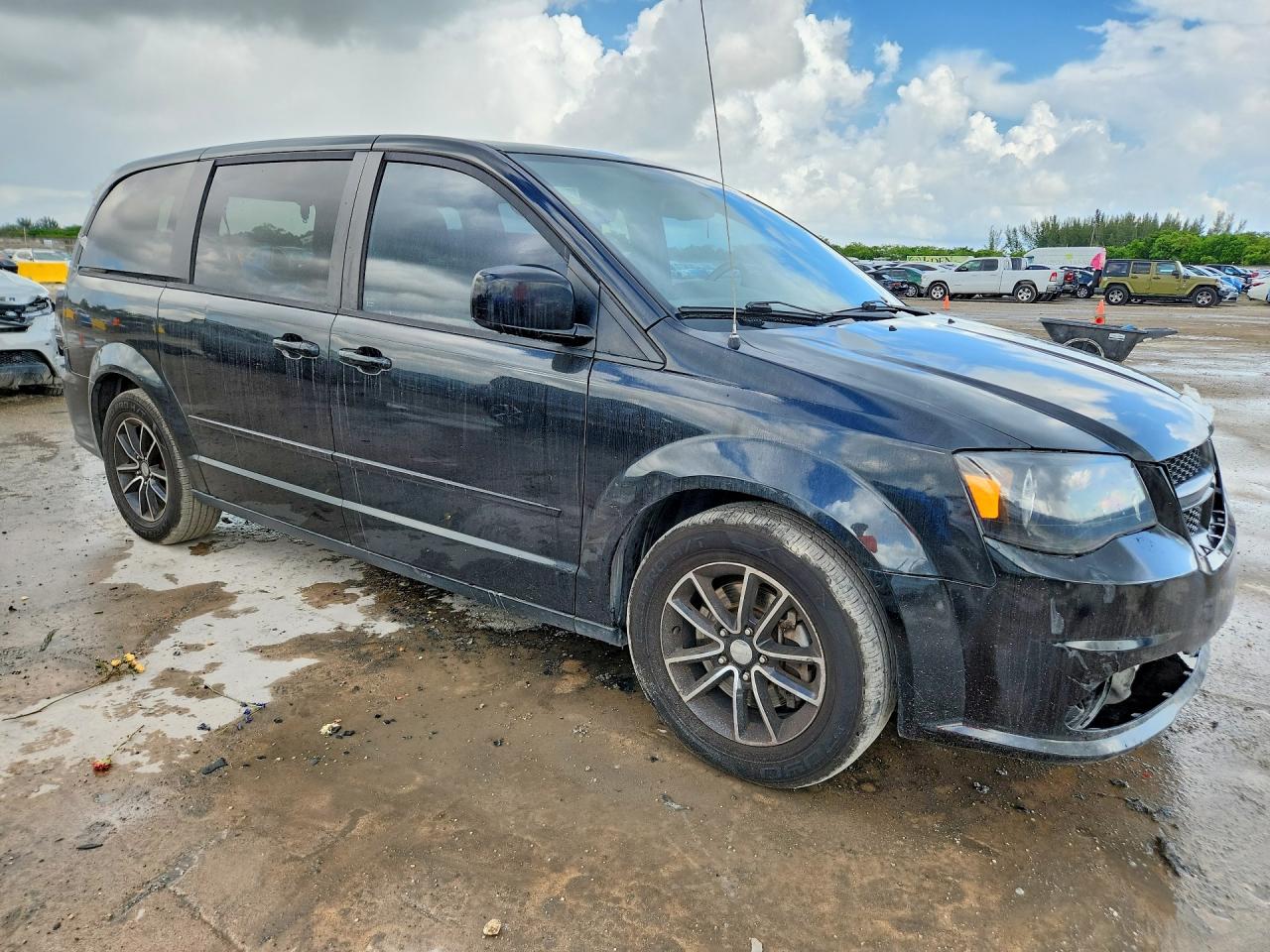 2015 DODGE GRAND CARAVAN SXT — снимка 4