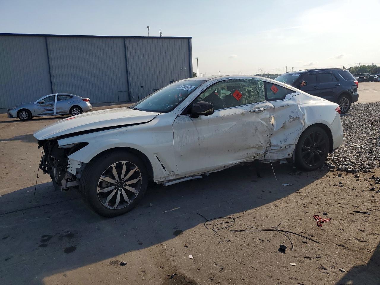 2021 INFINITI Q60 LUXE
