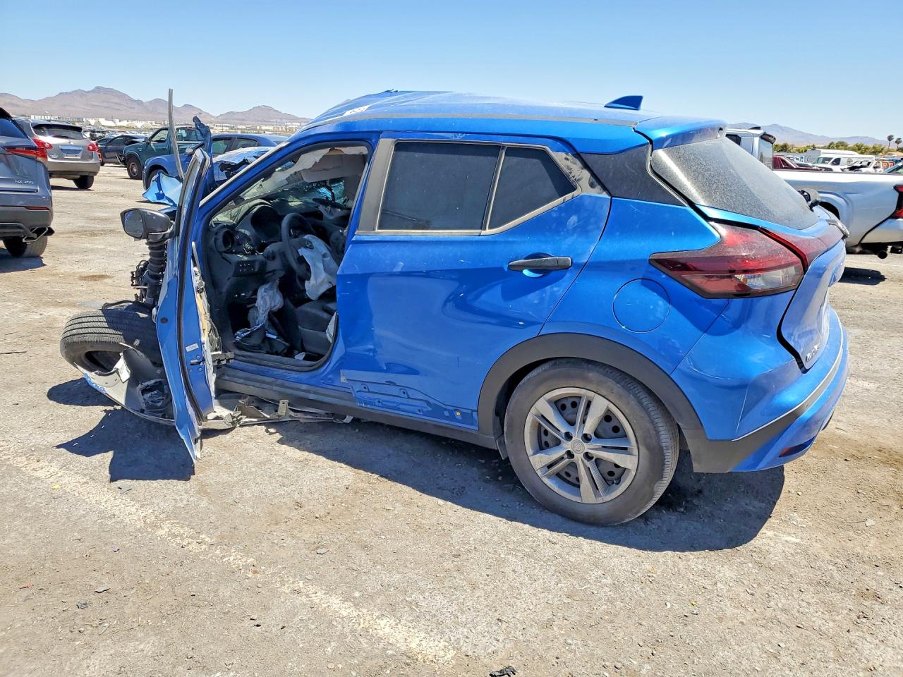 2024 NISSAN KICKS S — снимка 2