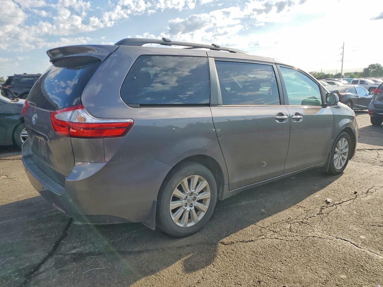 2015 TOYOTA SIENNA XLE PREMIUM 7-PASSENGER — снимка 3