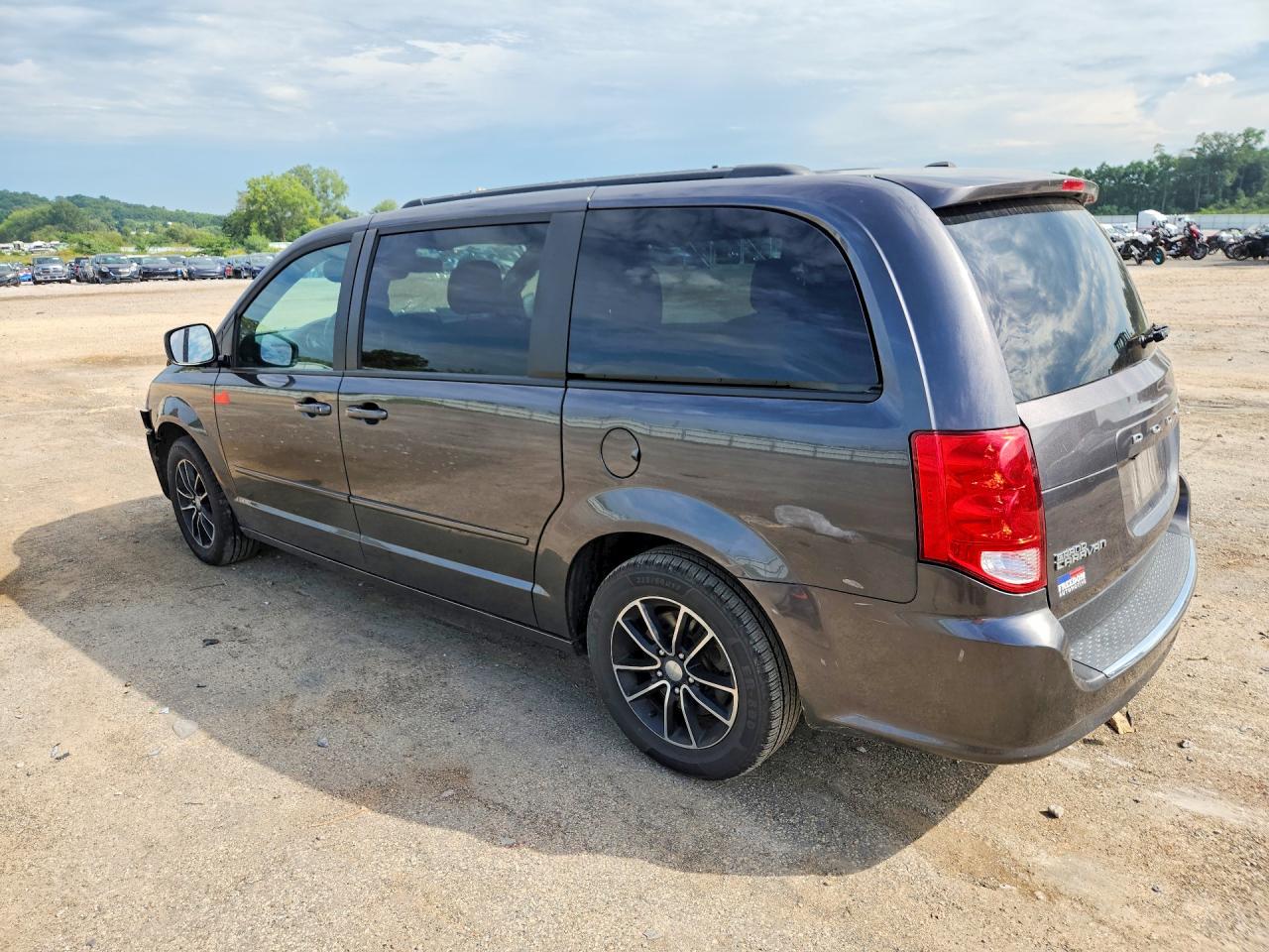 2017 DODGE GRAND CARAVAN GT — снимка 2