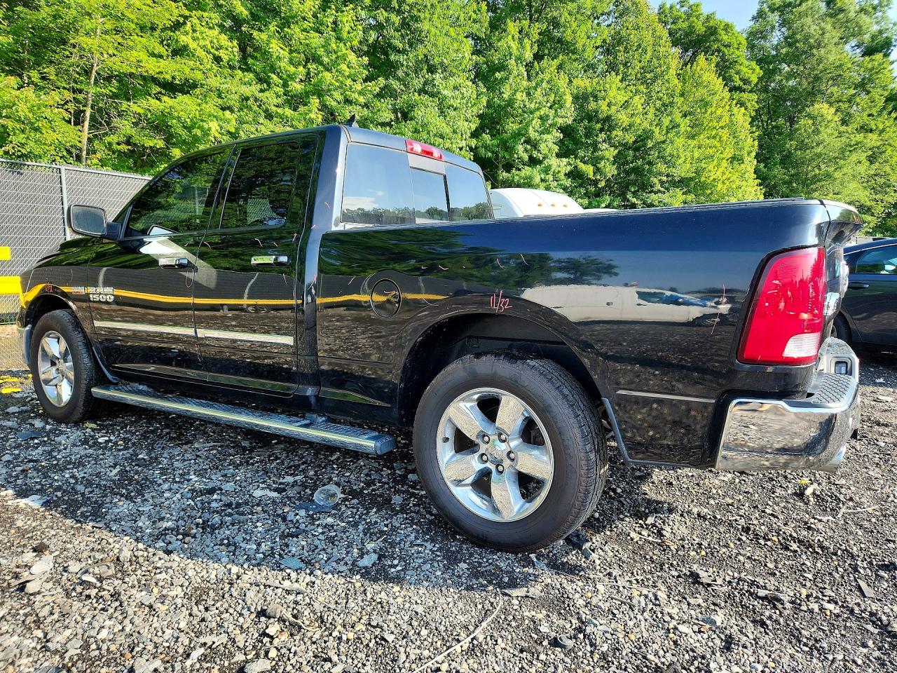 2017 RAM 1500 SLT — снимка 2
