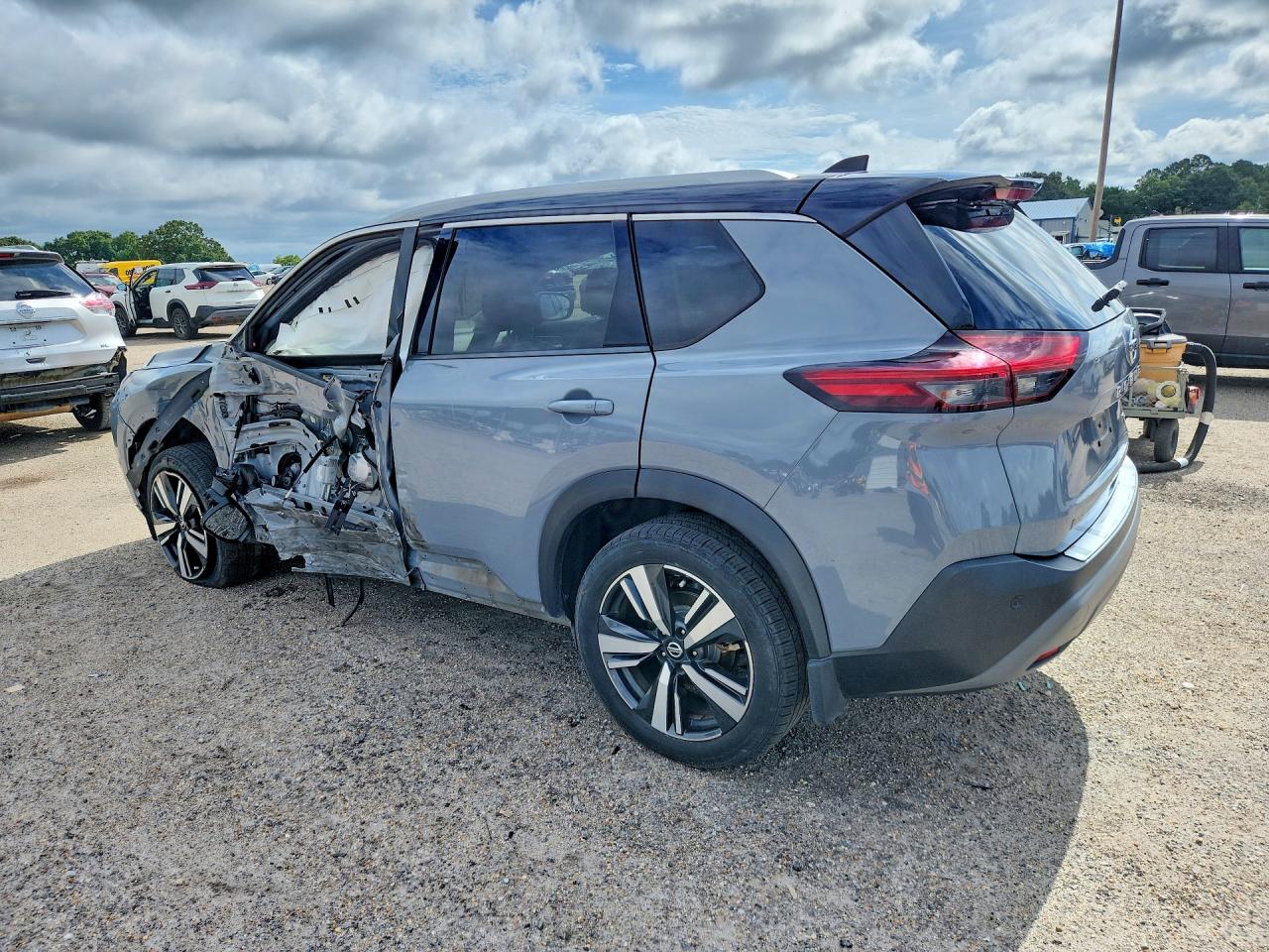 2021 NISSAN ROGUE SL — снимка 2